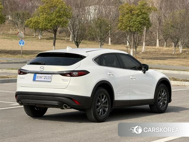 Mazda CX-4 2021 Белый из Китая, фото 3