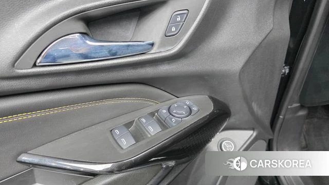 Chevrolet (GM Daewoo) Trax Crossover 2023 Черный из Кореи, фото 3