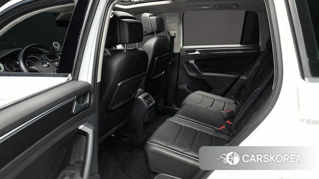 Volkswagen Tiguan second Generation 2020 Белый из Кореи, фото 3