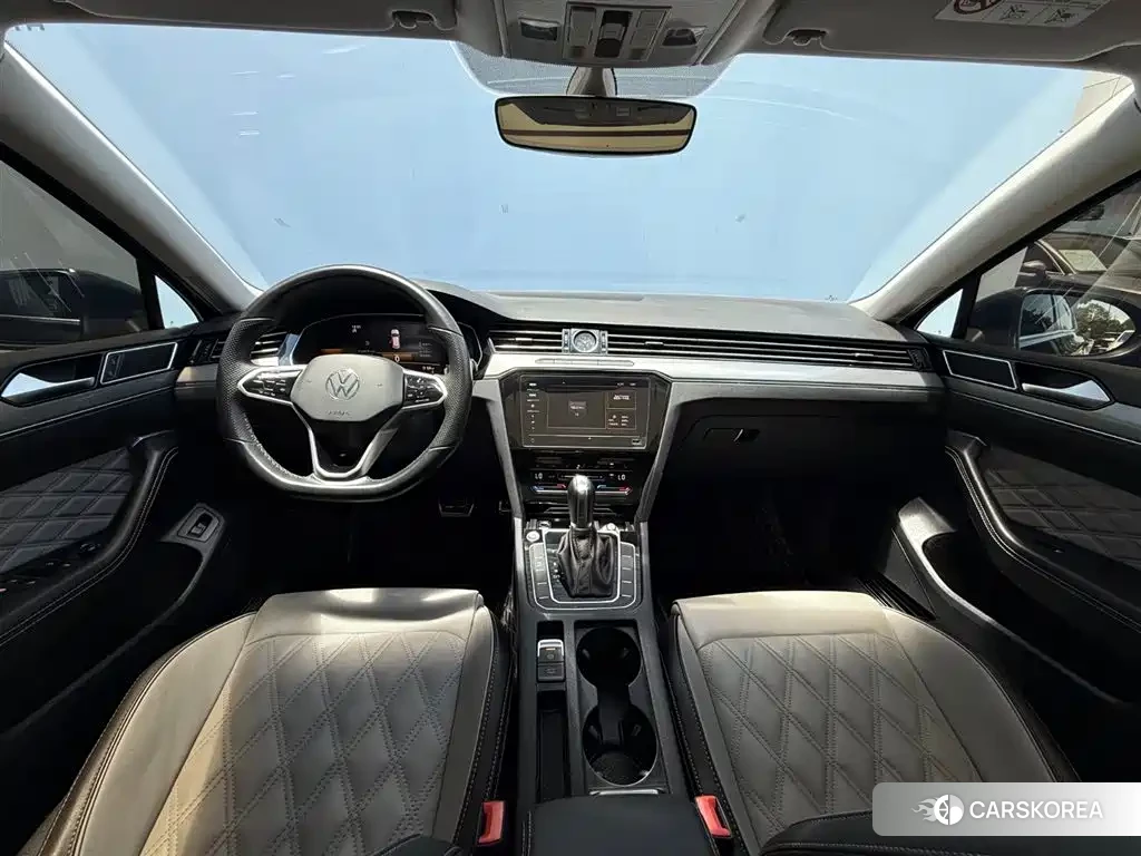 Volkswagen Magotan 2023 Черный из Китая, фото 3