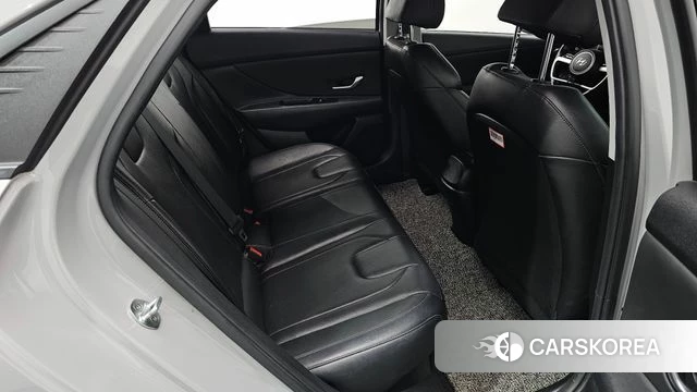 Hyundai Avante Hybrid (CN7) 2021 Серебристо-серый из Кореи, фото 3