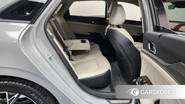 Kia The New K5 3rd generation 2023 Серебряный из Кореи, фото 3