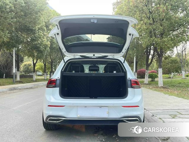 Volkswagen Golf 2022 Белый из Китая, фото 3