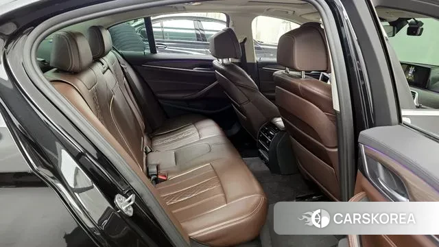 BMW 5 Series (G30) 2018 Черный из Кореи, фото 3