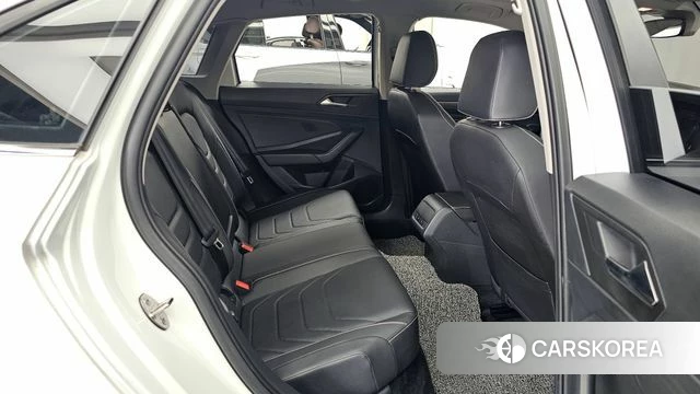 Volkswagen 7th Generation of Jetta 2022 Белый из Кореи, фото 3