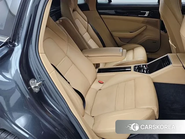 Porsche Panamera (971) 2018 Серый из Кореи, фото 3