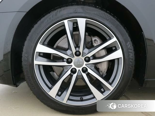 Audi A6L 2021 Черный из Китая, фото 3