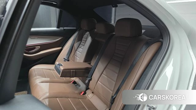 Mercedes-Benz E-Class W213 2021 Белый из Кореи, фото 3