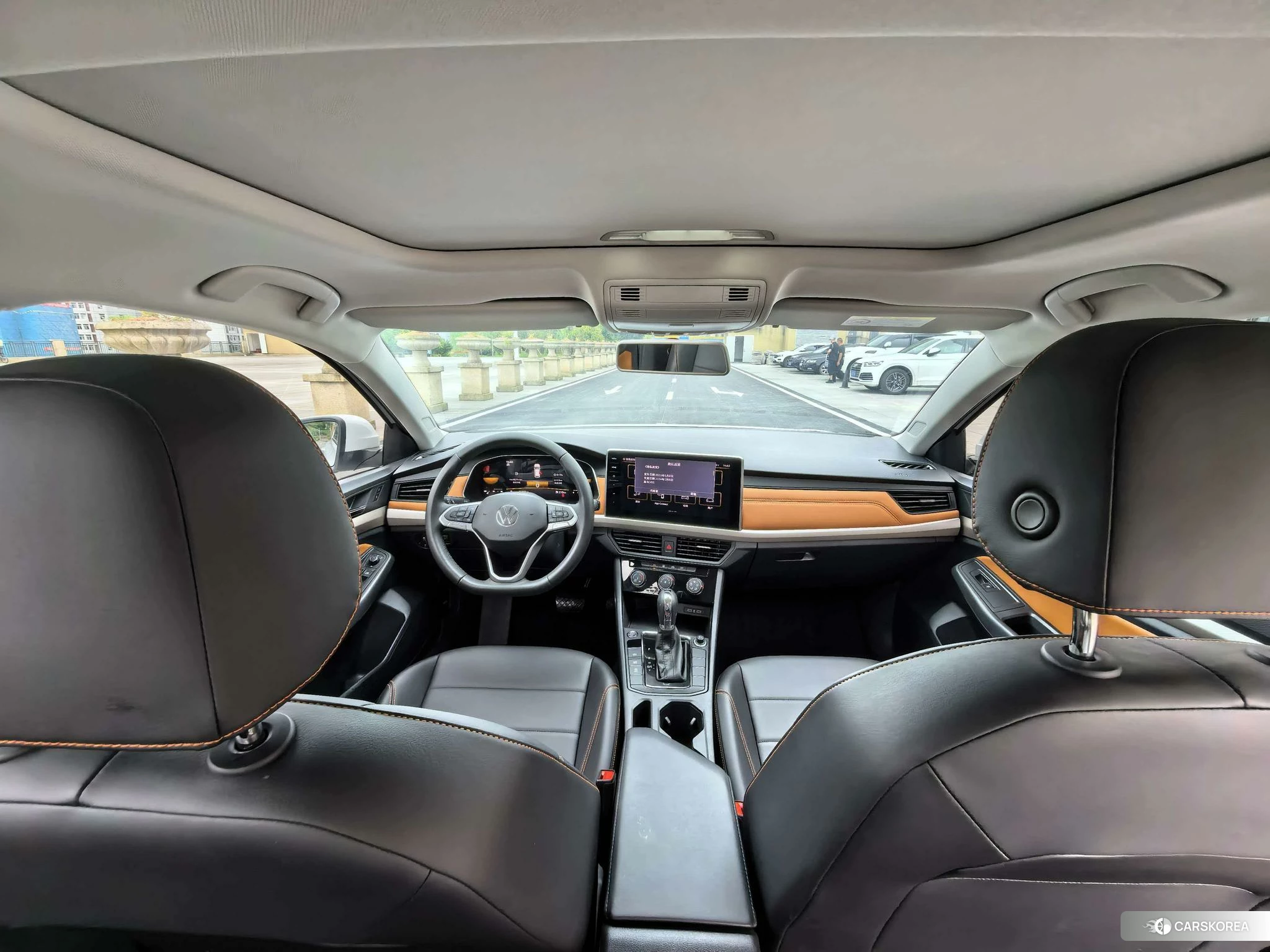 Volkswagen Bora 2024 Белый из Китая, фото 3