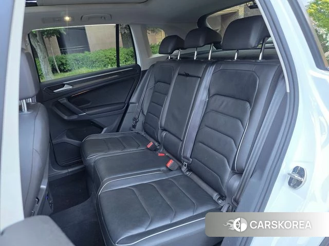 Volkswagen Tiguan second Generation 2018 Белый из Кореи, фото 3