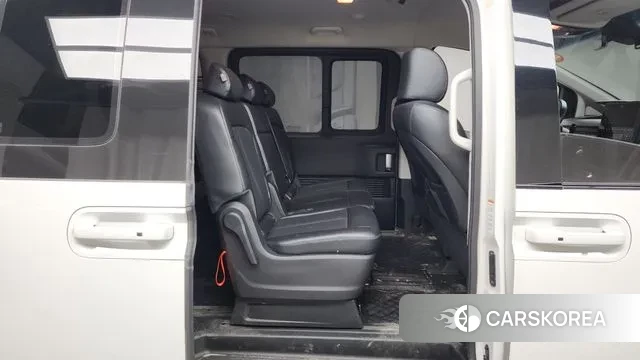 Hyundai Staria 2021 Белый из Кореи, фото 3