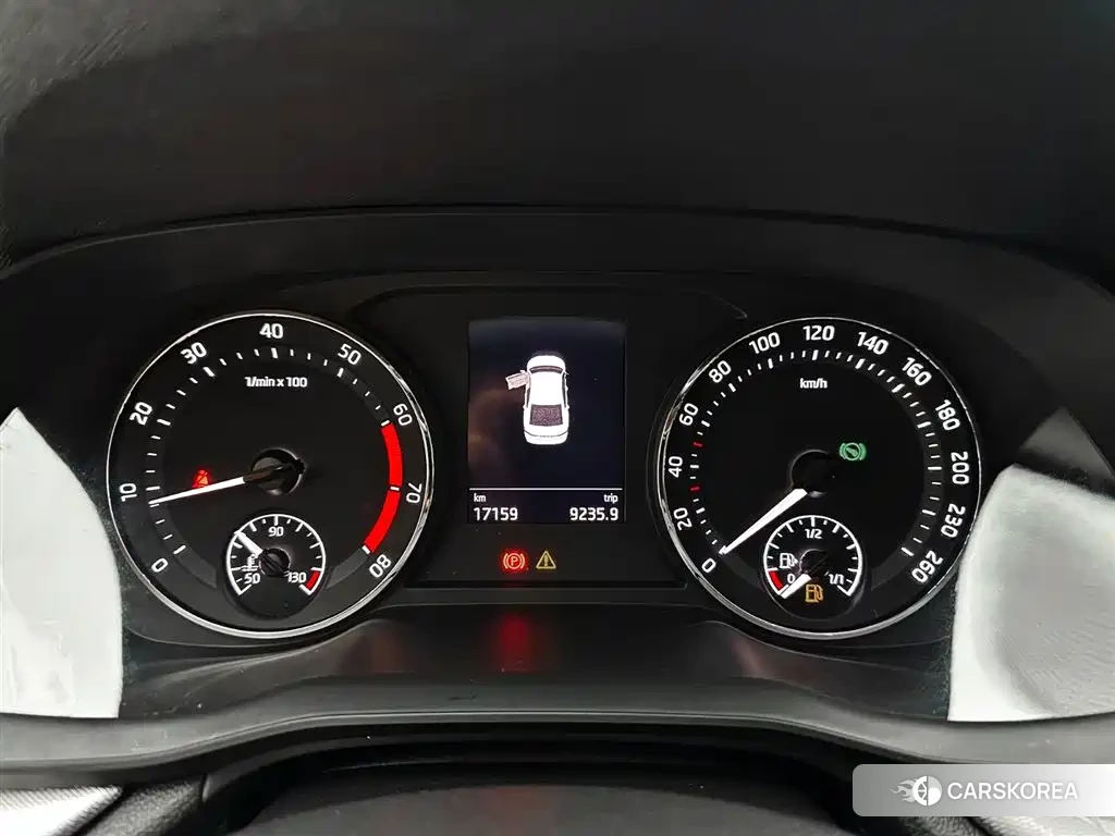 Skoda Octavia 2024 Белый из Китая, фото 3