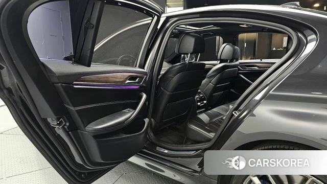 BMW 5 Series (G30) 2018 Серый из Кореи, фото 3