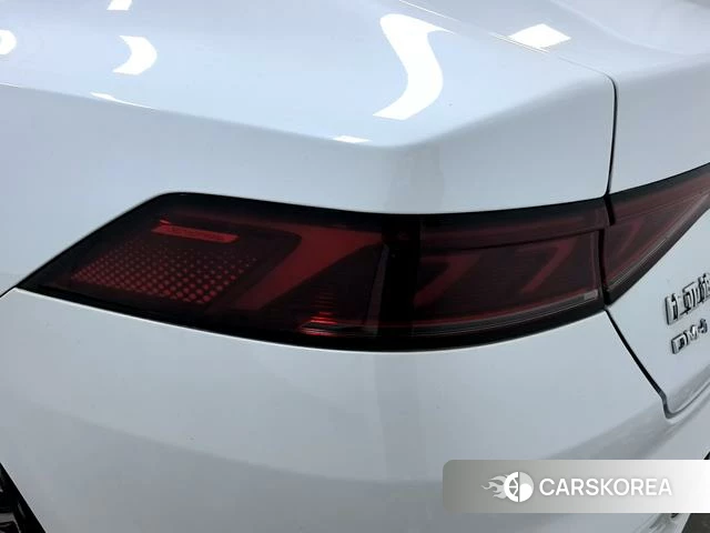 BYD Qin PLUS DM 2023 Белый из Китая, фото 3