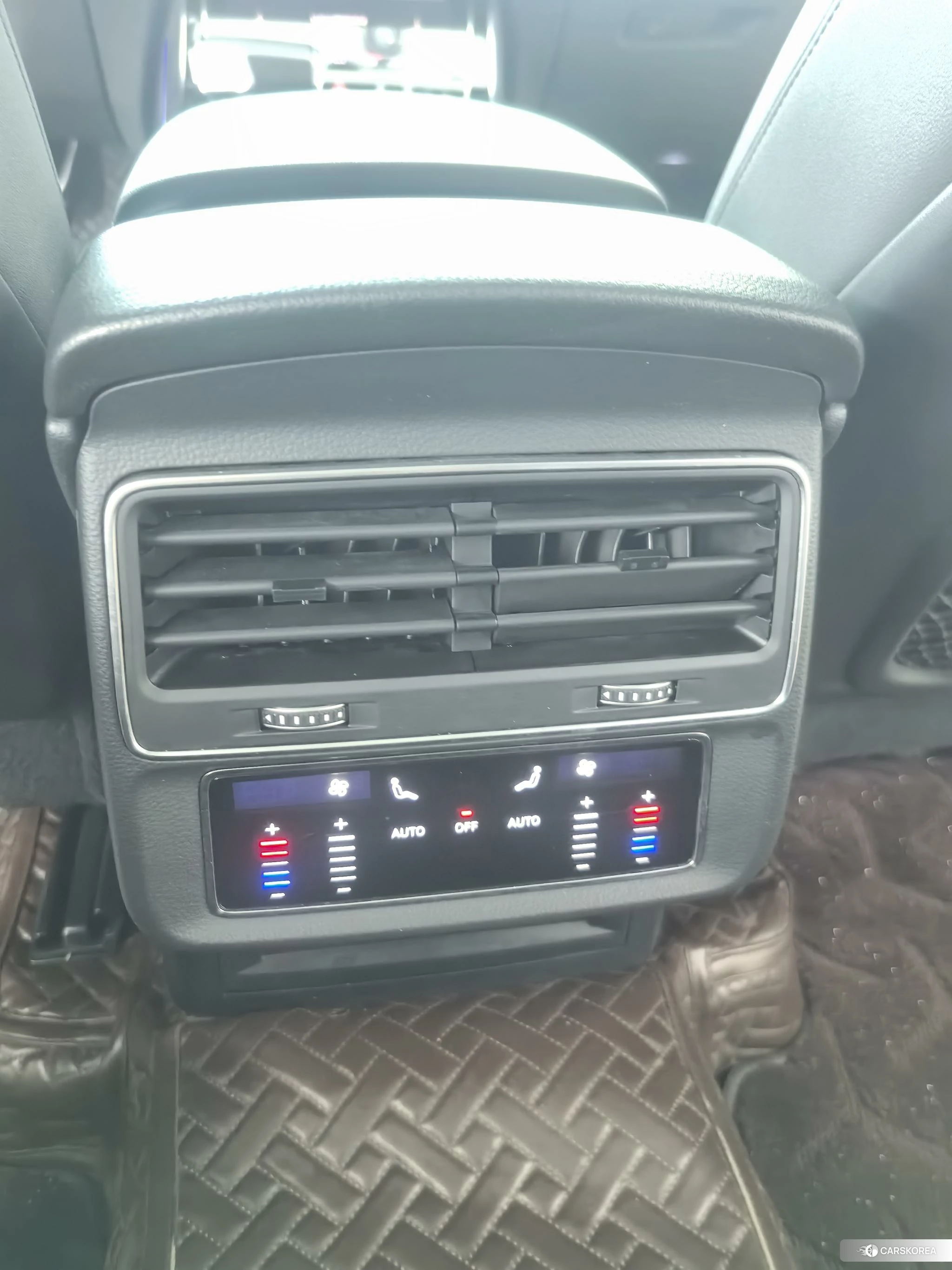 Audi Q7 2020 Черный из Китая, фото 3