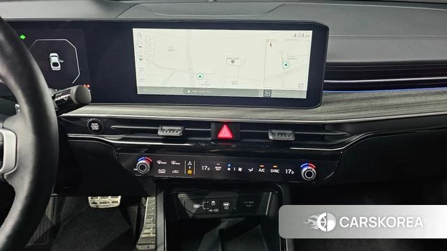 Kia The New K5 Hybrid 3rd generation 2023 Белый из Кореи, фото 3