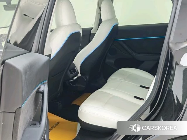 Tesla Model Y 2023 Черный из Китая, фото 3