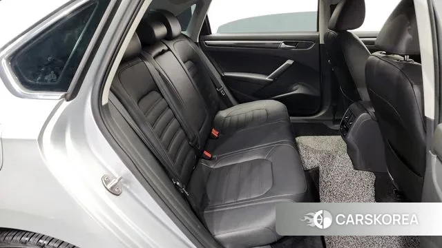 Volkswagen The New Passat 2018 Серебряный из Кореи, фото 3