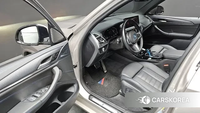 BMW iX3 2022 Песочный из Кореи, фото 3