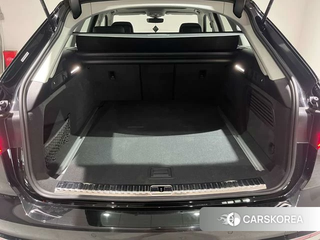 Audi A6 (import) 2023 Черный из Китая, фото 3