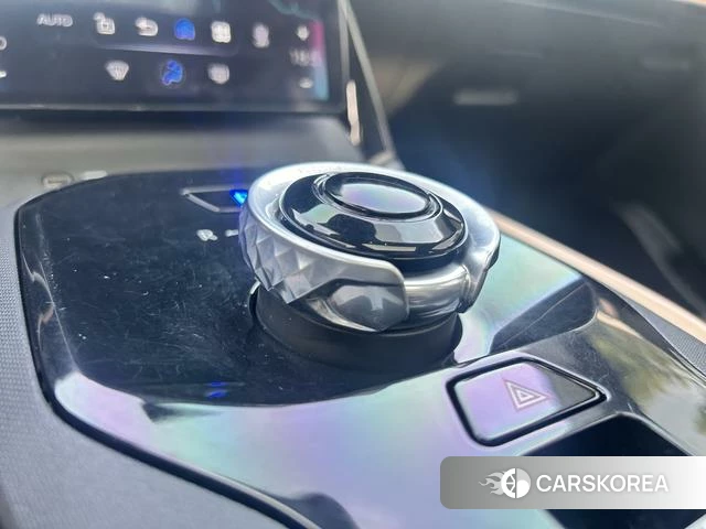 Toyota bZ3 2023 Белый из Китая, фото 3