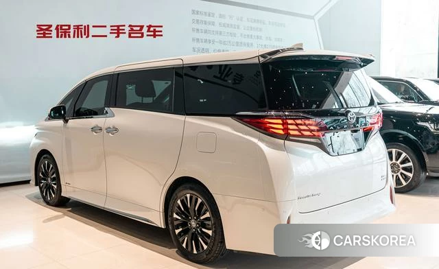 Toyota Elfa 2024 Белый из Китая, фото 3