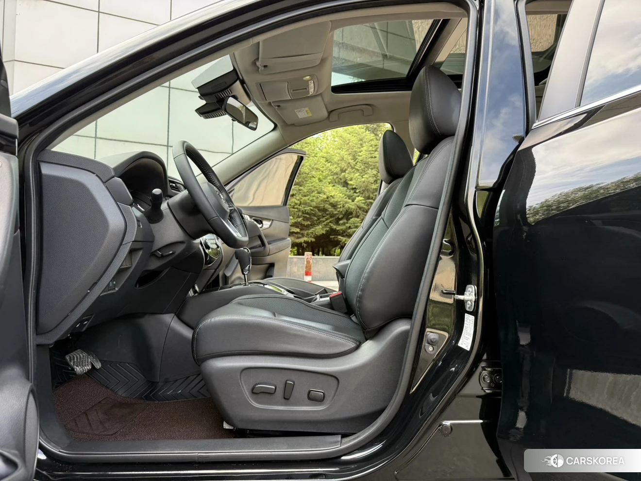 Nissan Qijun 2023 Черный из Китая, фото 3