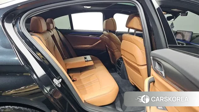 BMW 5 Series (G30) 2021 Черный из Кореи, фото 3