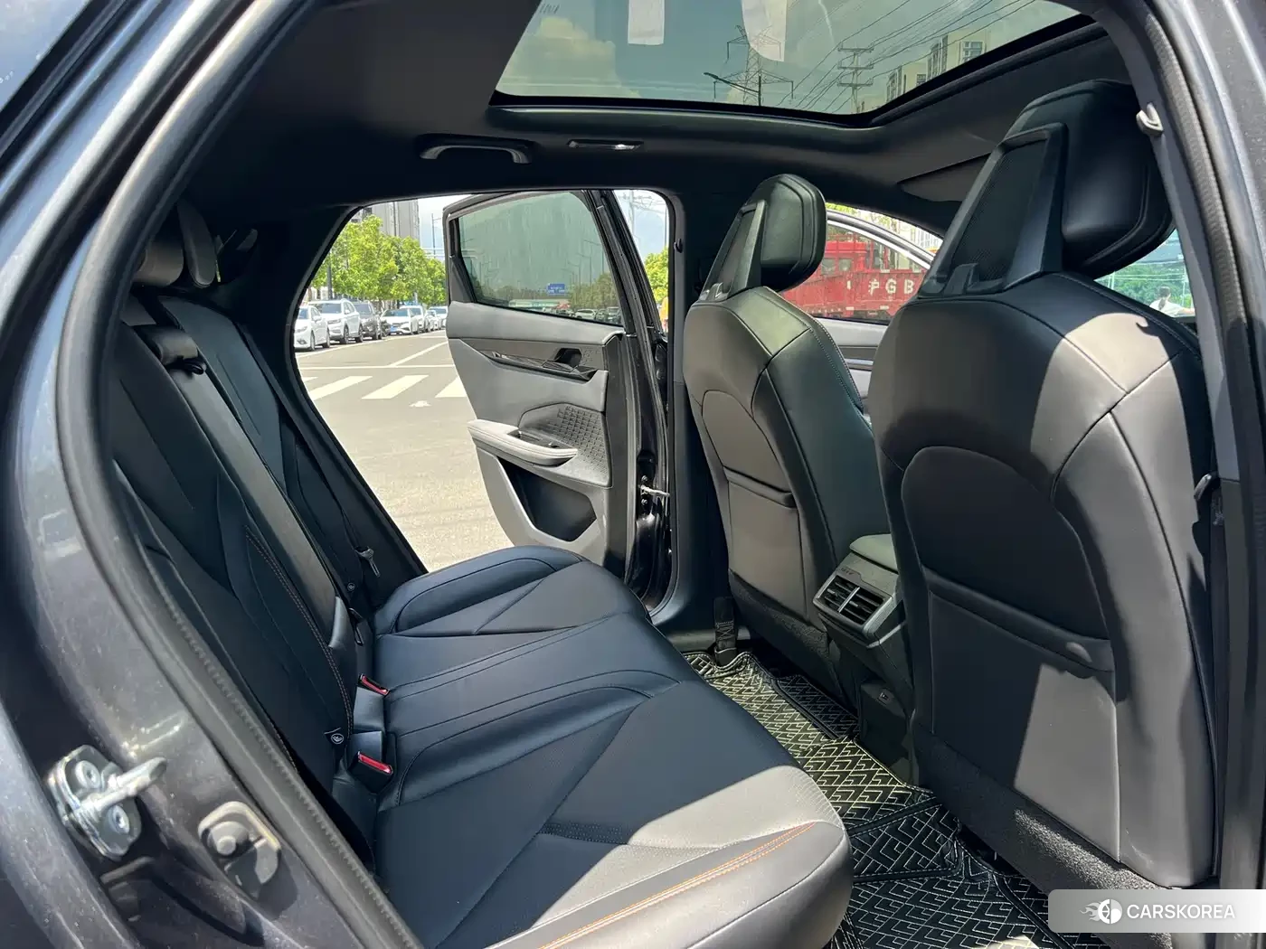 Chang'an Changan UNI-V 2022 Silver/gray из Китая, фото 3