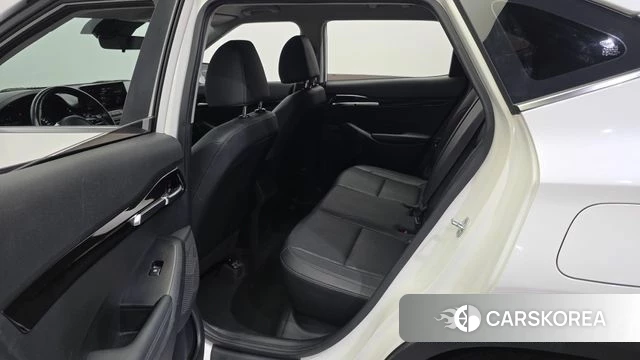 Kia Seltos 2022 Белый из Кореи, фото 3