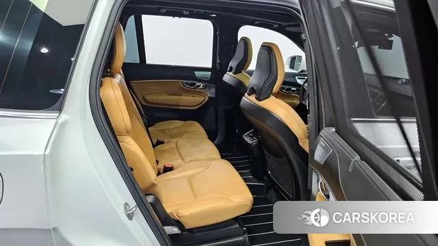 Volvo XC90 second Generation 2023 Белый из Кореи, фото 3