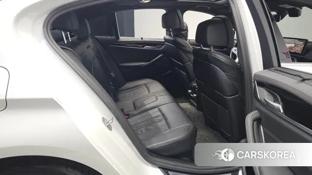 BMW 5 Series (G30) 2022 Белый из Кореи, фото 3