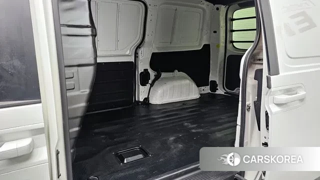 Hyundai Staria 2021 Белый из Кореи, фото 3