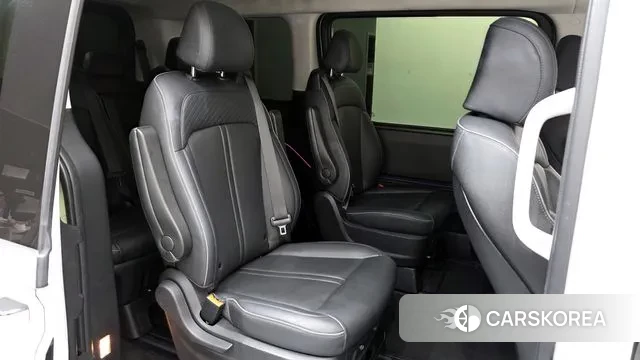 Hyundai Staria 2021 Белый из Кореи, фото 3