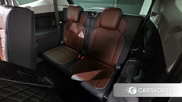 Volkswagen Tiguan Allspace 2023 Белый из Кореи, фото 3