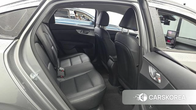 Kia The New K3 2nd generation 2021 Серебристо-серый из Кореи, фото 3