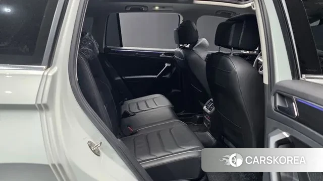 Volkswagen Tiguan second Generation 2022 Белый из Кореи, фото 3