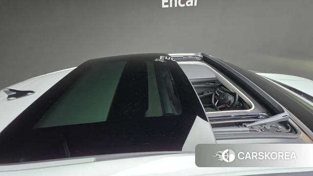 Volkswagen Golf 8th Generation 2023 Белый из Кореи, фото 3