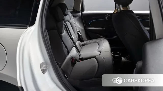 Mini Cooper 2023 Белый из Кореи, фото 3