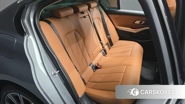BMW 3 Series (G20) 2026 Серебристо-серый из Кореи, фото 3