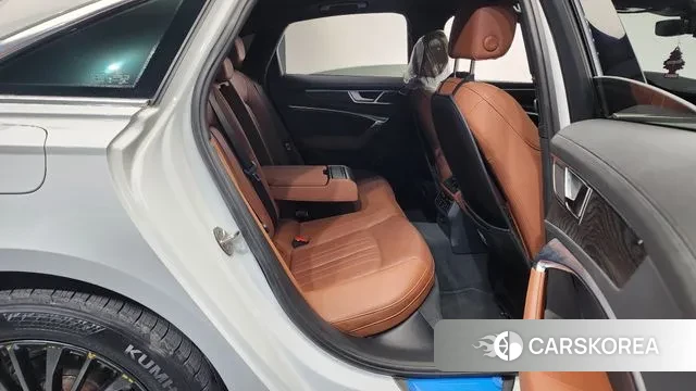 Audi A6 (C8) 2021 Белый из Кореи, фото 3