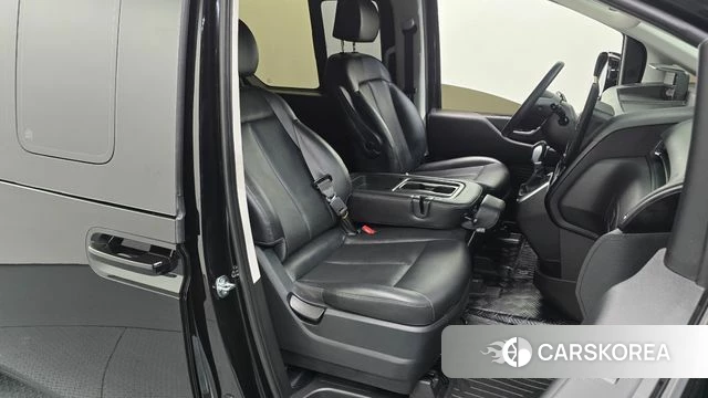 Hyundai Staria 2025 Черный из Кореи, фото 3