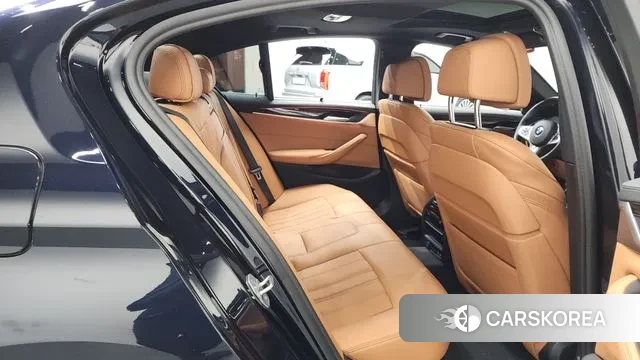 BMW 5 Series (G30) 2022 Черный из Кореи, фото 3