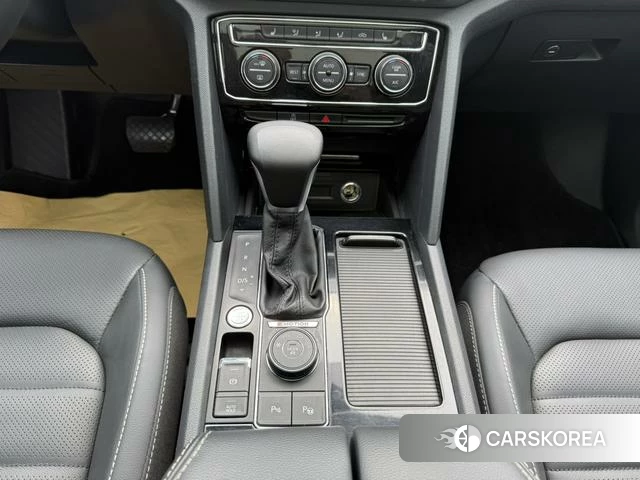 Volkswagen Tourang 2021 Черный из Китая, фото 3