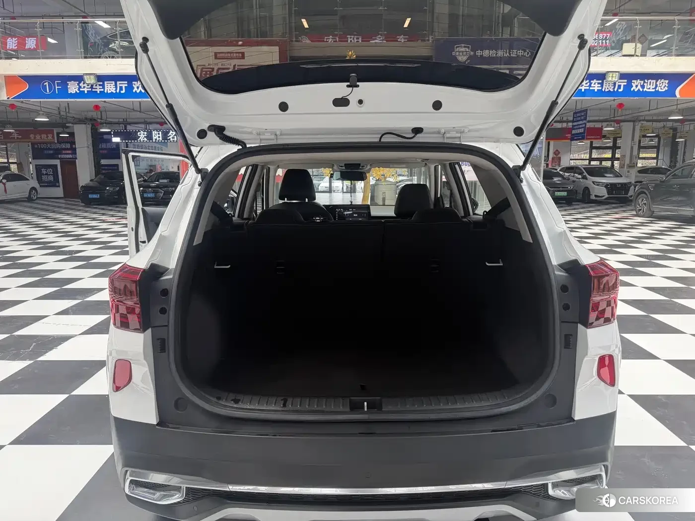 Kia KX3 proud run 2021 Белый из Китая, фото 3