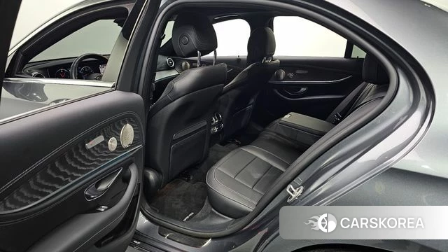 Mercedes-Benz E-Class W213 2022 Серый из Кореи, фото 3