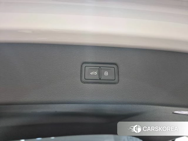 Audi Q7 (4M) 2026 Белый из Кореи, фото 3
