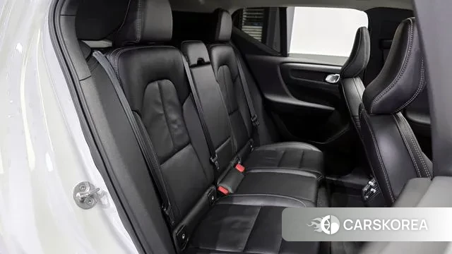 Volvo XC40 2022 Белый из Кореи, фото 3