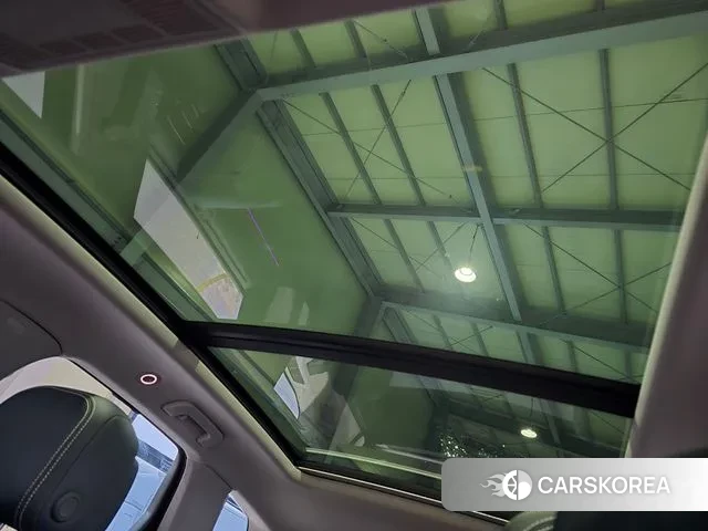 Volkswagen Touareg 3rd generation 2024 Белый из Кореи, фото 3