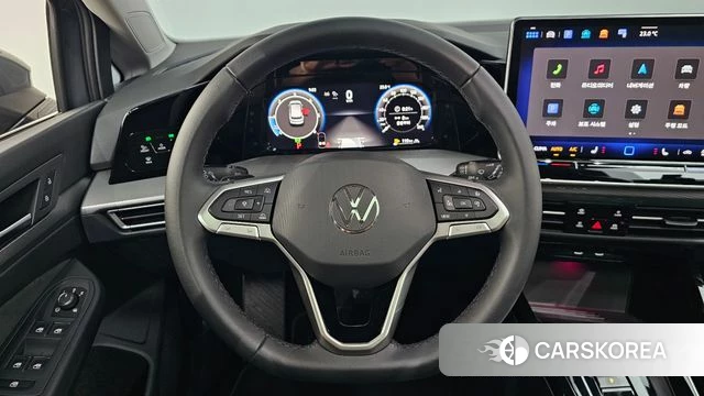 Volkswagen Golf 8th Generation 2025 Серый из Кореи, фото 3
